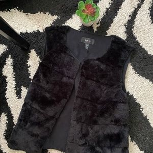 Style & CO Black Faux Fur Vest